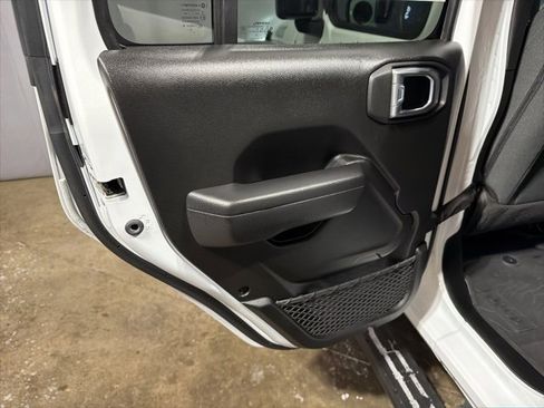 Used 2024 Jeep Wrangler Willys image 10