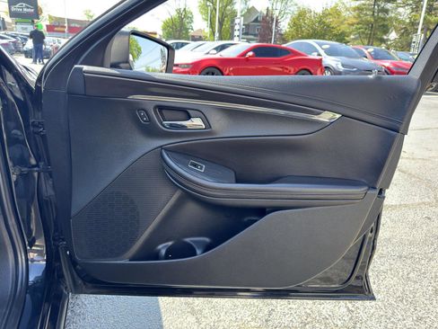 Used 2017 Chevrolet Impala LT FWD image 35