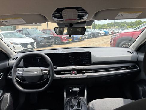 Used 2025 Kia K4 FWD image 32