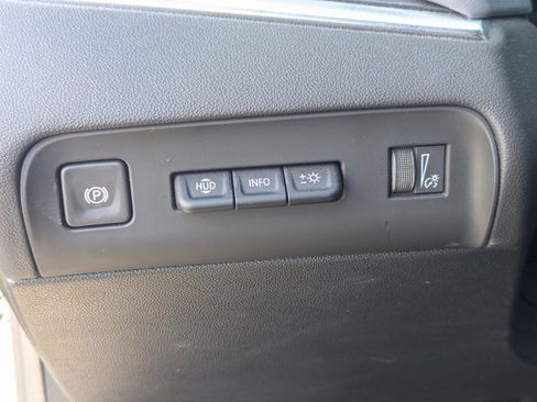 Used 2024 Buick Enclave Premium image 24