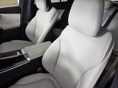 New 2026 Mercedes-Benz GLC 300 GLC 300 image 8