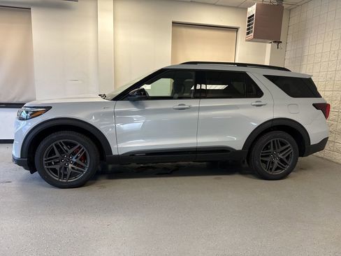 New 2026 Ford Explorer ST-Line AWD/4WD image 15