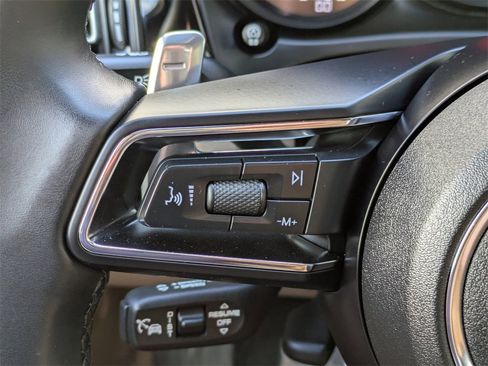 Used 2025 Porsche Macan Base image 25