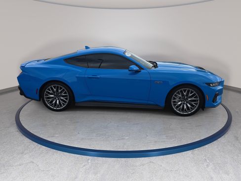 Used 2024 Ford Mustang GT RWD image 4