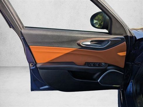 Used 2019 Alfa Romeo Giulia Ti w/ Nero Edizione image 20