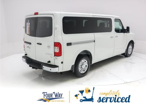 Used 2017 Nissan NV 3500 SL RWD image 4