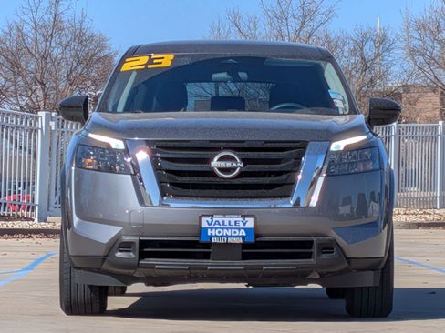 Used 2023 Nissan Pathfinder S image 3