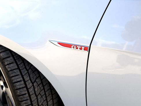 Used 2018 Volkswagen GTI S image 9