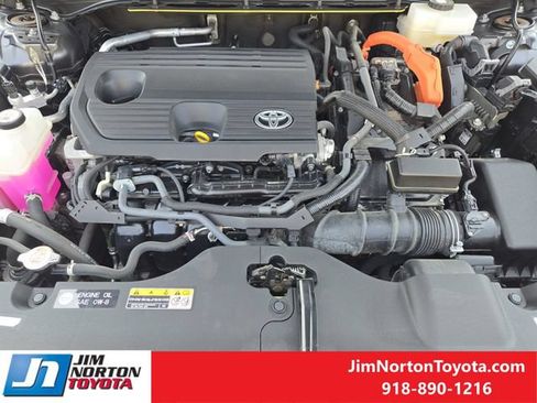 Used 2024 Toyota Crown AWD/4WD image 31
