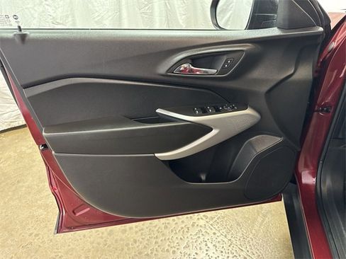 Certified 2025 Chevrolet Trax LS image 20