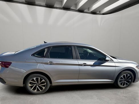 Used 2025 Volkswagen Jetta S image 11