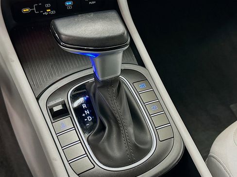 Used 2025 Hyundai Kona SEL image 24