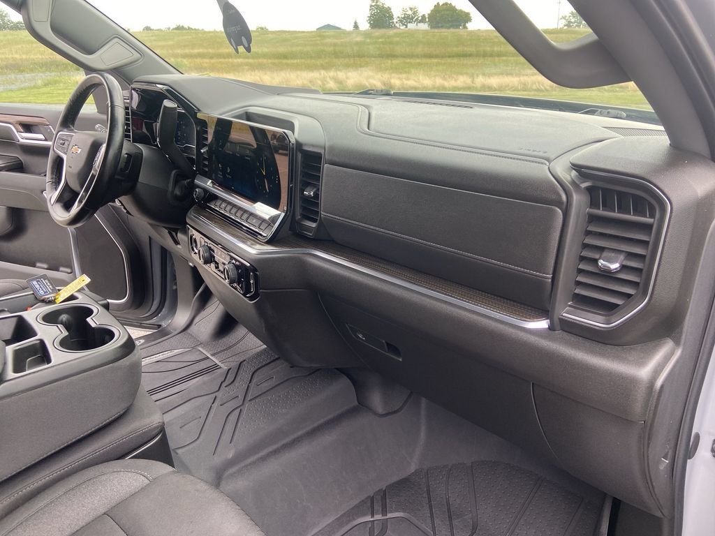 Certified 2024 Chevrolet Silverado 1500 LT AWD/4WD image 36