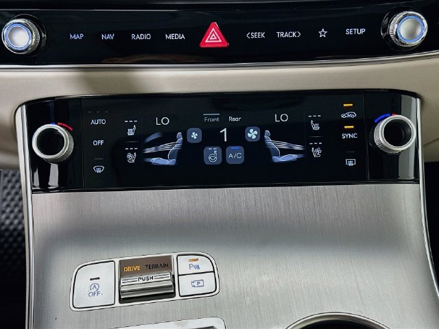 New 2027 Genesis GV70 2.5T Advanced w/ Tow Package AWD/4WD image 14