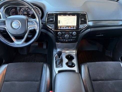 Used 2021 Jeep Grand Cherokee Laredo X AWD/4WD image 14