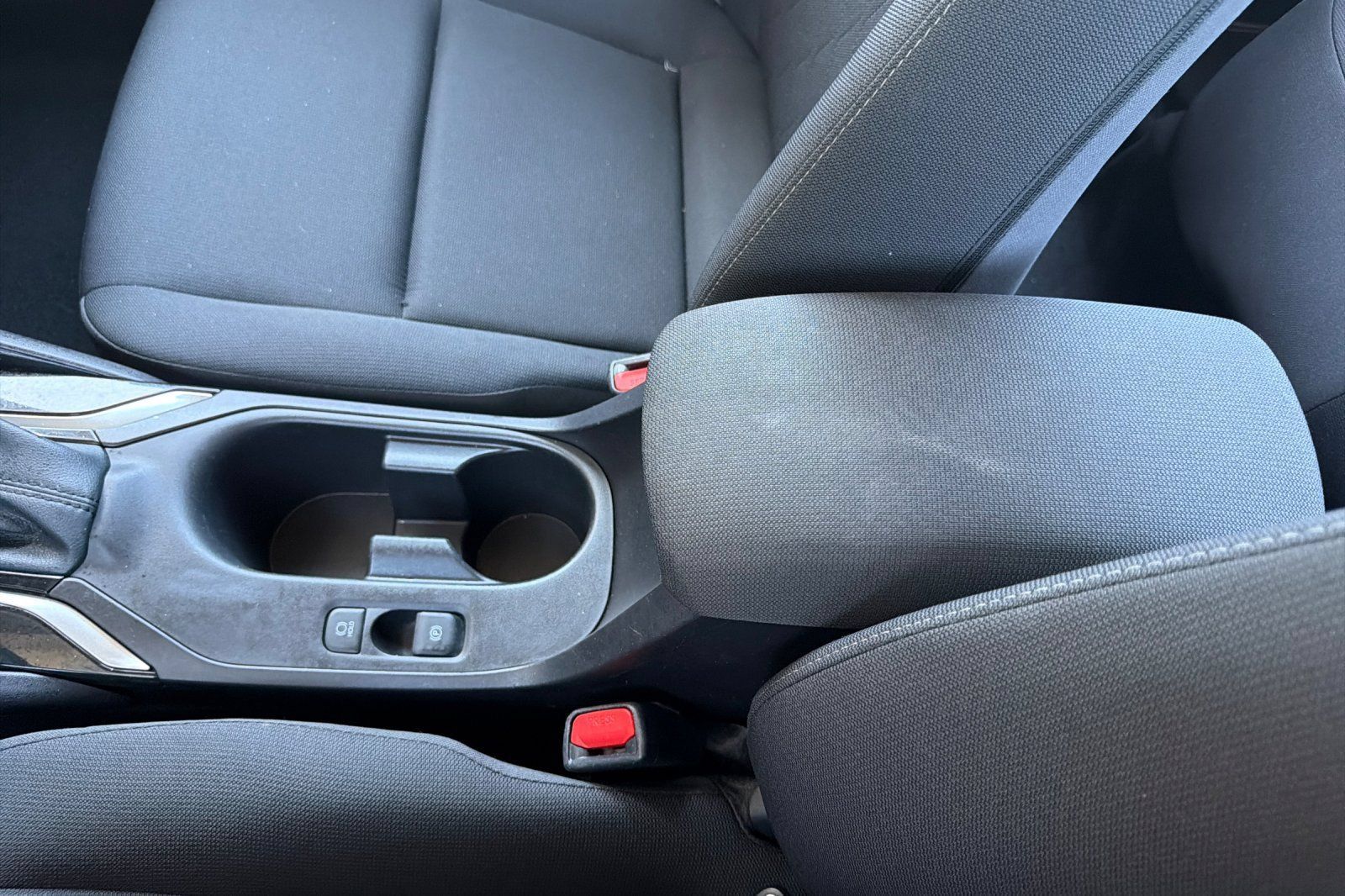 Used 2025 Toyota Corolla LE FWD image 25