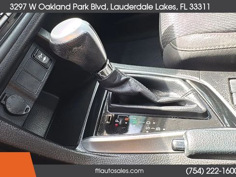 Used 2017 Toyota Corolla LE image 56