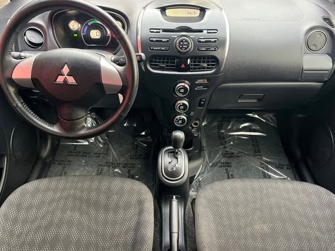 Used 2016 Mitsubishi i ES image 4