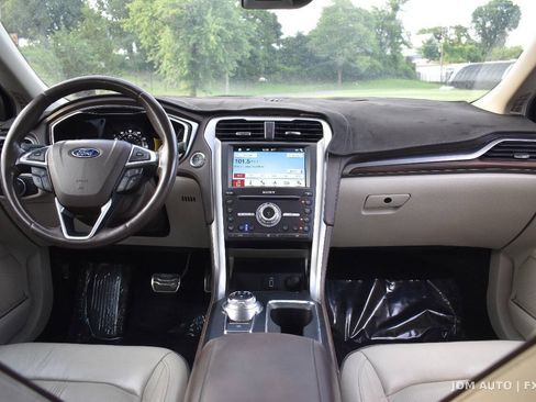 Used 2017 Ford Fusion Platinum FWD image 17