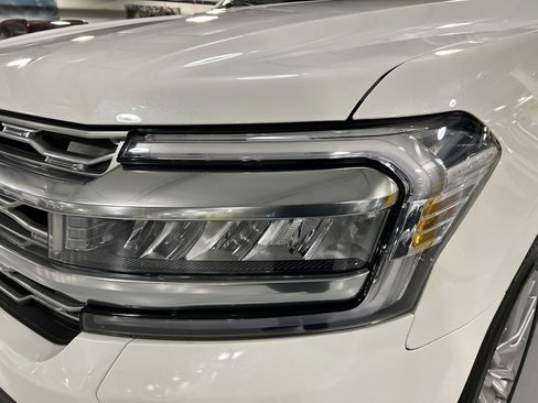 Used 2023 Ford Expedition Platinum AWD/4WD image 7