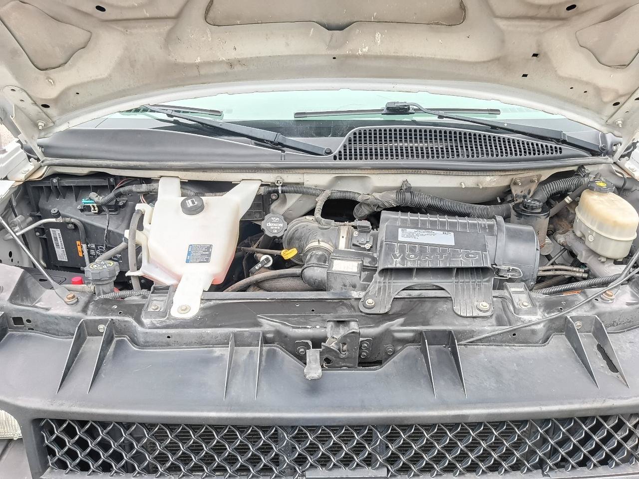 Used 2017 Chevrolet Express 2500 RWD image 26