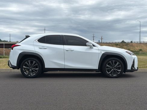 Used 2019 Lexus UX 200 F Sport w/ F Sport Premium Package FWD image 2