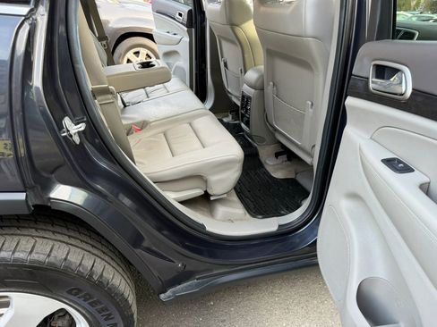 Used 2012 Jeep Grand Cherokee Laredo image 16