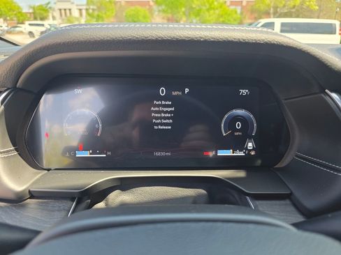 Used 2024 Jeep Grand Cherokee Limited w/ Black Appearance Package image 19