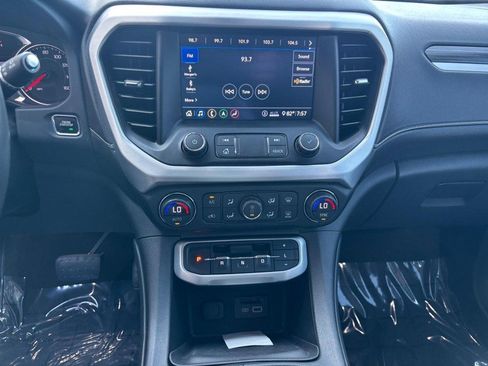 Used 2020 GMC Acadia SLT AWD/4WD image 16
