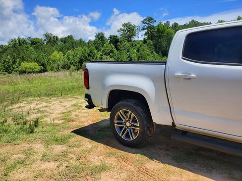 Used 2021 Chevrolet Colorado W/T RWD image 12