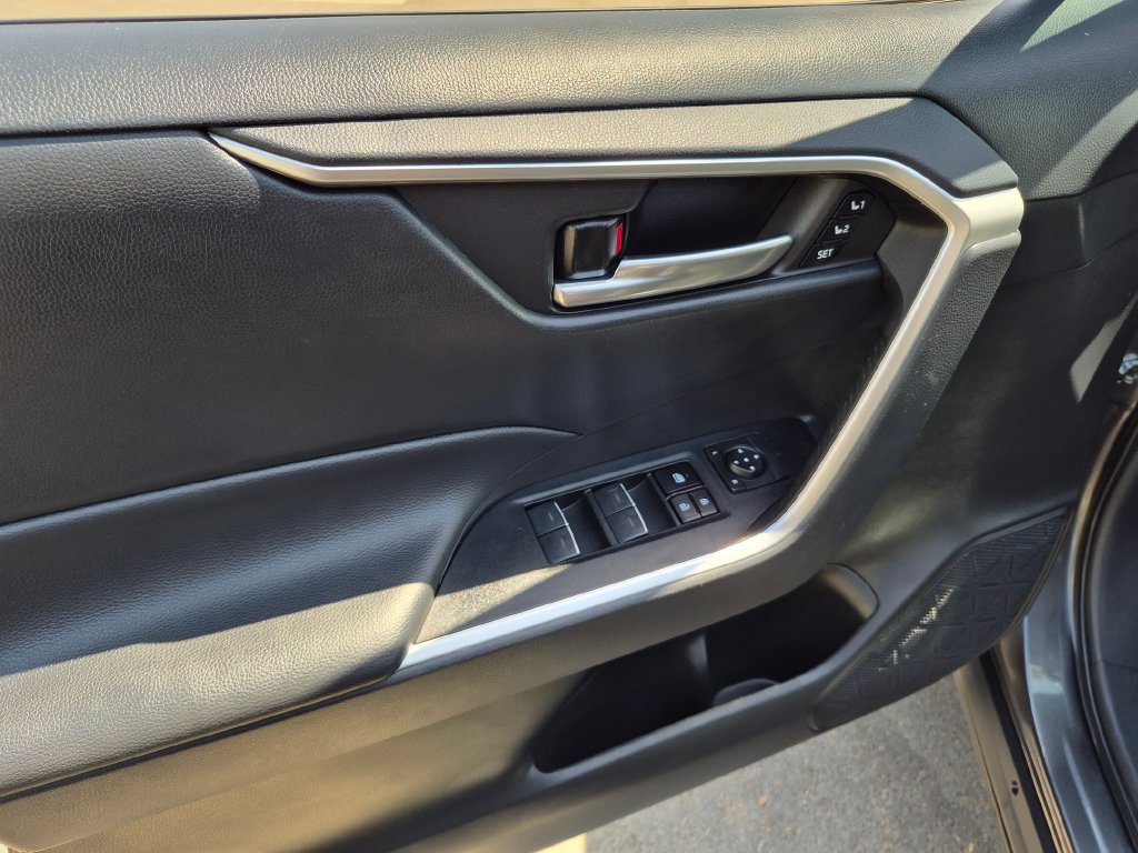 Used 2023 Toyota RAV4 XLE Premium FWD image 14