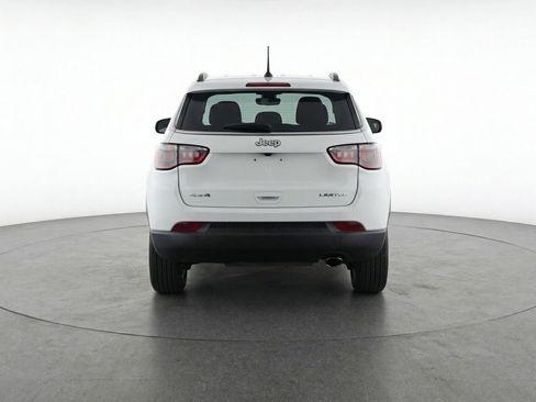 Used 2025 Jeep Compass Latitude AWD/4WD image 7