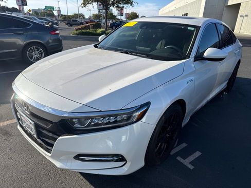 Used 2020 Honda Accord EX image 3