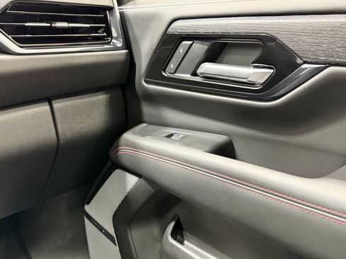 Used 2025 GMC Yukon AT4 Ultimate AWD/4WD image 35