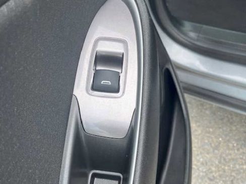 Used 2023 Chevrolet Malibu LT image 16