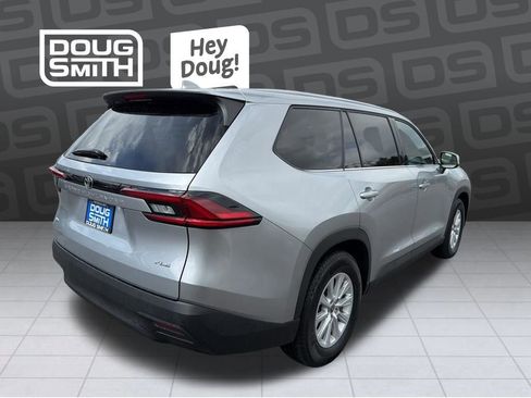 Used 2025 Toyota Grand Highlander AWD image 4
