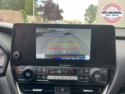 Used 2024 Toyota Grand Highlander AWD image 17