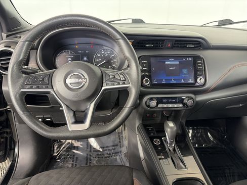 Used 2024 Nissan Kicks SR FWD image 3