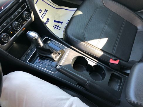 Used 2017 Volkswagen Passat 1.8T R-Line image 21