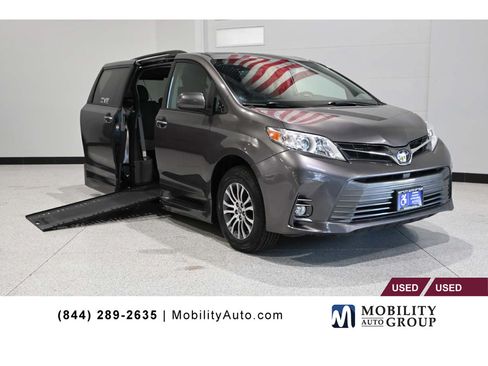 Used 2020 Toyota Sienna XLE FWD image 1