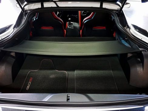 Used 2015 Chevrolet Corvette Z06 w/ Z07 Performance Package image 41