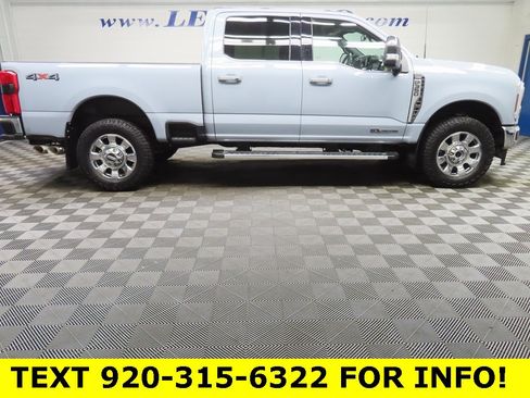 Used 2025 Ford F350 Lariat image 2
