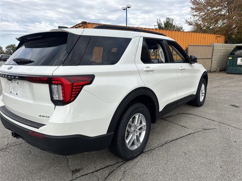 New 2026 Ford Explorer Active image 9