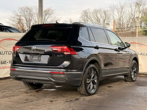 Used 2022 Volkswagen Tiguan SE image 9