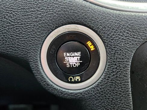 Used 2016 Dodge Charger SXT image 29