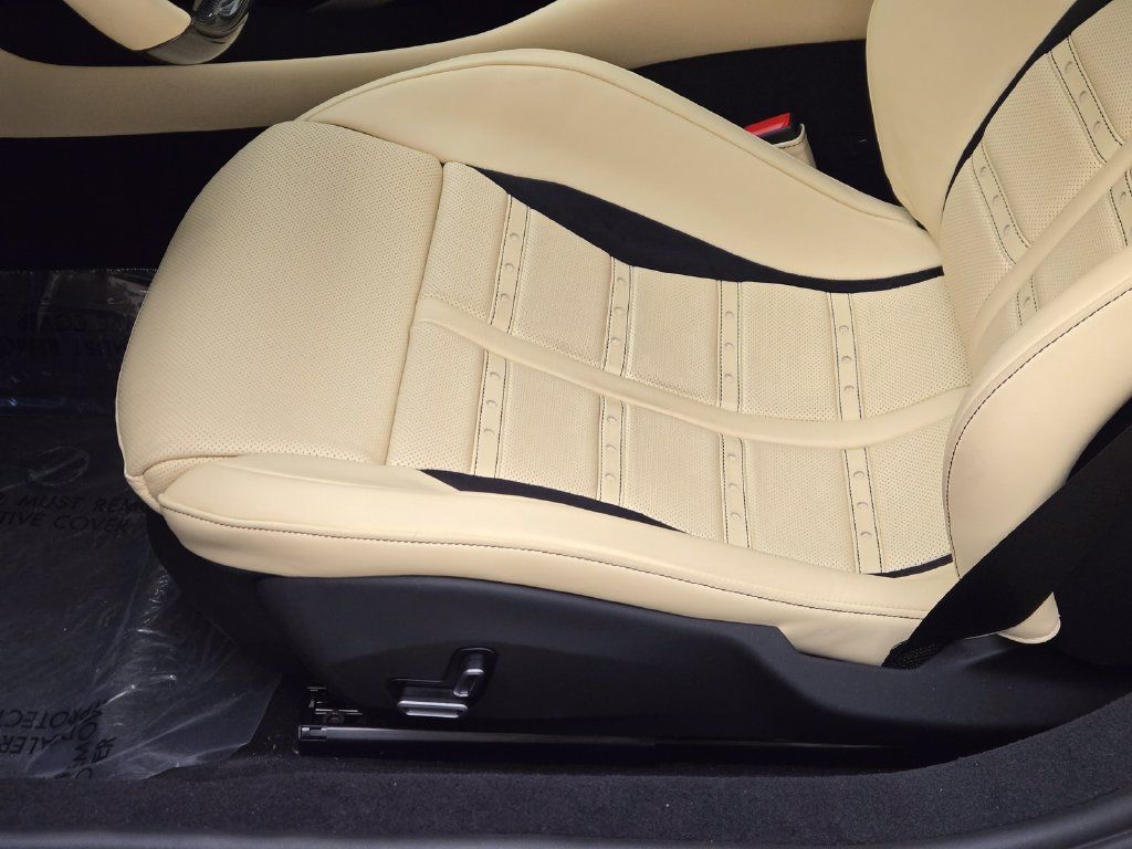 Used 2025 Ferrari 12Cilindri RWD image 29