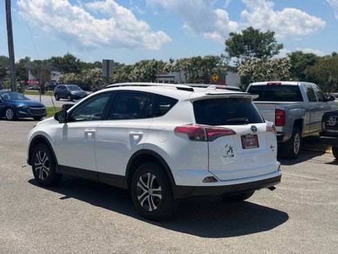 Used 2016 Toyota RAV4 LE FWD image 6