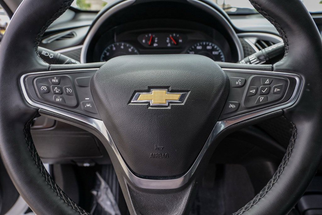 Used 2025 Chevrolet Malibu RS FWD image 26