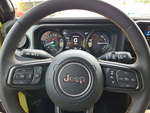 Used 2024 Jeep Wrangler Unlimited w/ Convenience Group AWD/4WD image 18