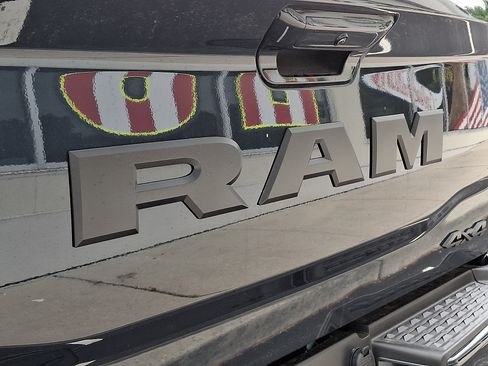 New 2026 RAM 2500 Laramie AWD/4WD image 18